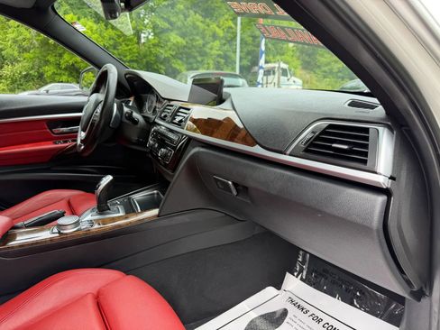Used 2017 BMW 330i xDrive Sedan AWD/4WD image 16