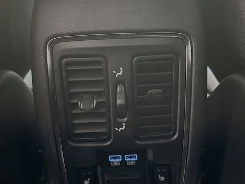 Used 2018 Jeep Grand Cherokee Limited w/ Luxury Group II image 29