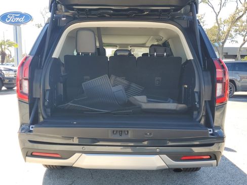 Certified 2025 Ford Expedition Platinum image 10