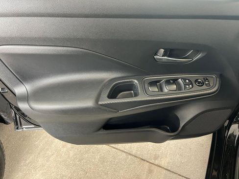 Used 2025 Nissan Versa SV image 20