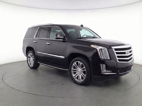 Used 2018 Cadillac Escalade 2WD image 2