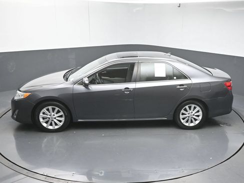 Used 2013 Toyota Camry XLE w/ Leather Pkg FWD image 39