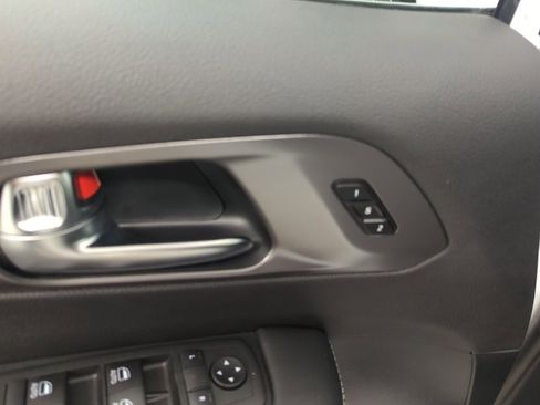 New 2026 Chrysler Pacifica Select image 16