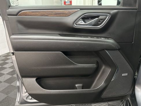 Used 2022 Chevrolet Tahoe Premier AWD/4WD image 16