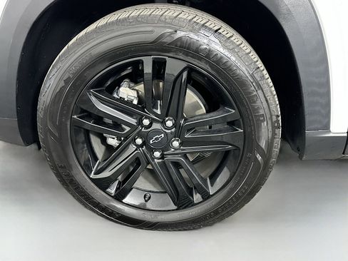 Used 2024 Chevrolet Trax ACTIV w/ Driver Confidence Package image 30