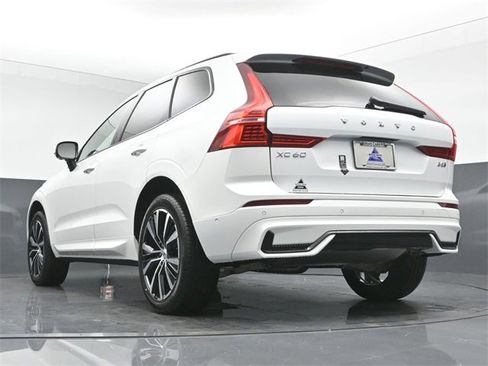 Used 2025 Volvo XC60 B5 Plus w/ Climate Package image 40