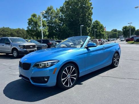 Used 2020 BMW 230i Convertible w/ Premium Package RWD image 2