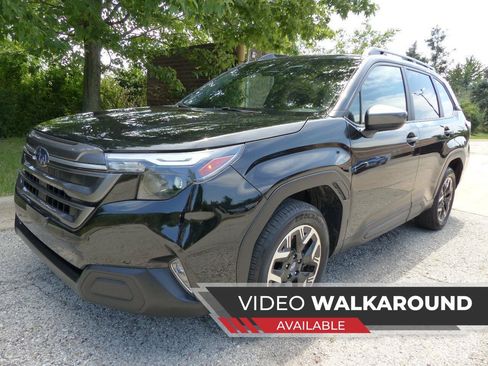 Used 2025 Subaru Forester Premium w/ Convenience Package #1 AWD/4WD image 1