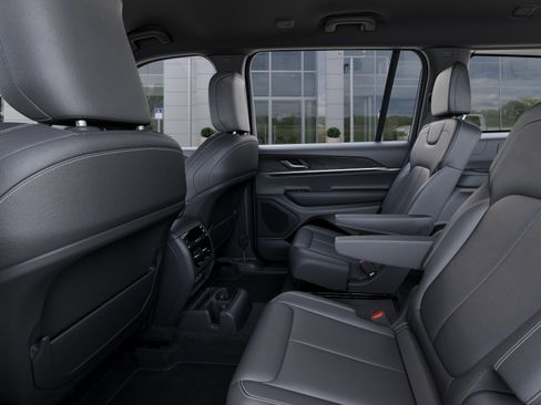 New 2025 Jeep Grand Cherokee L Limited image 23