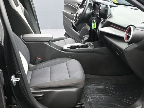 Used 2024 Chevrolet Trax RS w/ Driver Confidence Package image 11