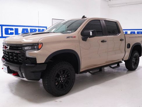 Used 2022 Chevrolet Silverado 1500 ZR2 w/ Technology Package AWD/4WD image 36