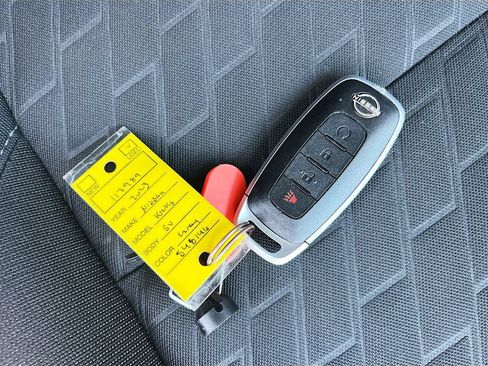Used 2023 Nissan Kicks SV FWD image 31
