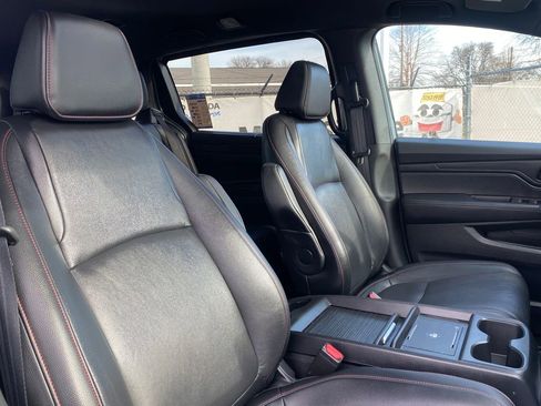 Used 2025 Honda Odyssey Sport-L image 18