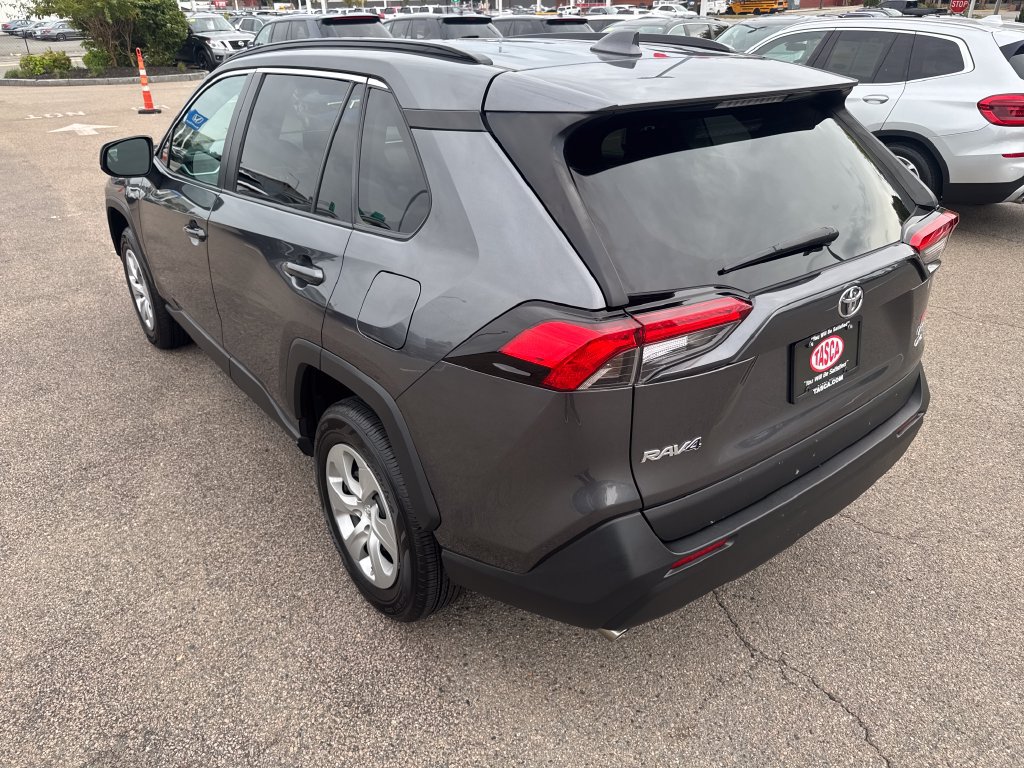 Used 2021 Toyota RAV4 LE AWD/4WD image 5