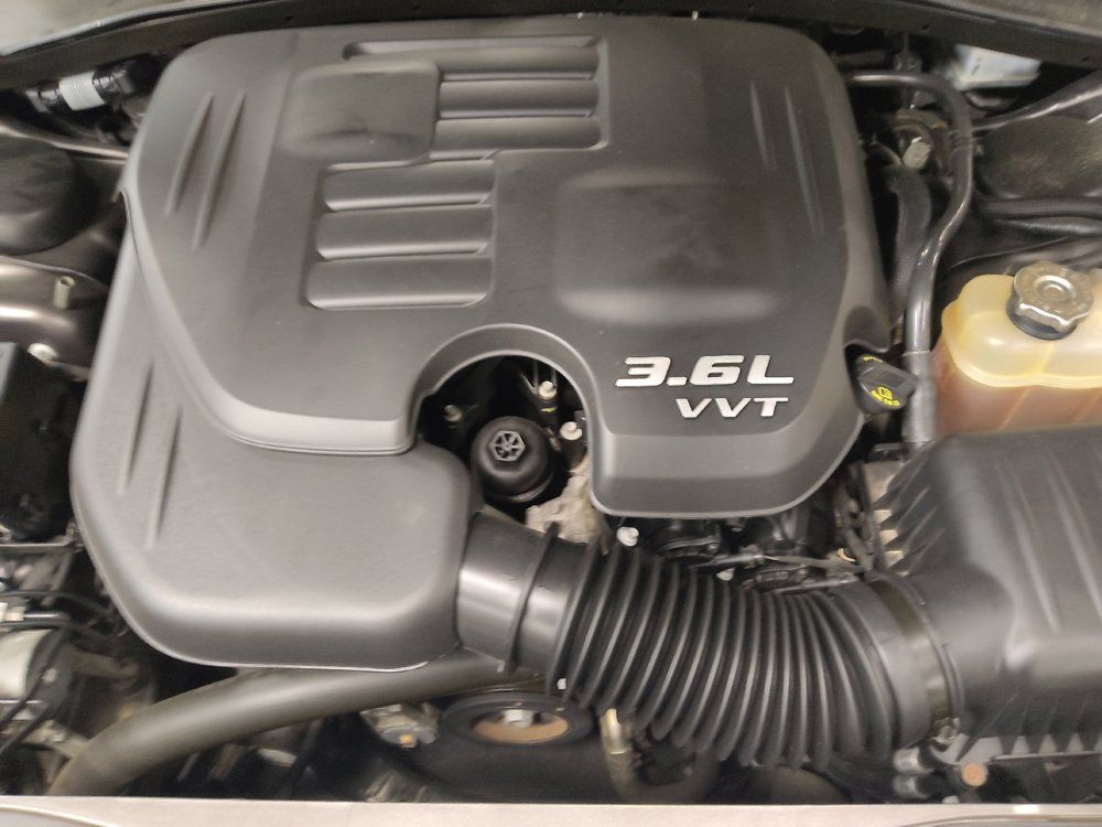 Used 2019 Dodge Charger SXT AWD/4WD image 30