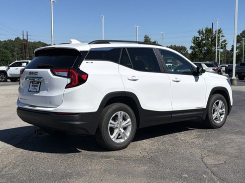 Used 2024 GMC Terrain SLE w/ Driver Convenience Package AWD/4WD image 12
