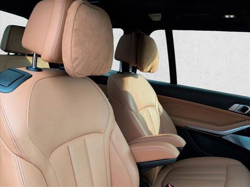 Used 2020 BMW X7 M50i AWD/4WD image 23
