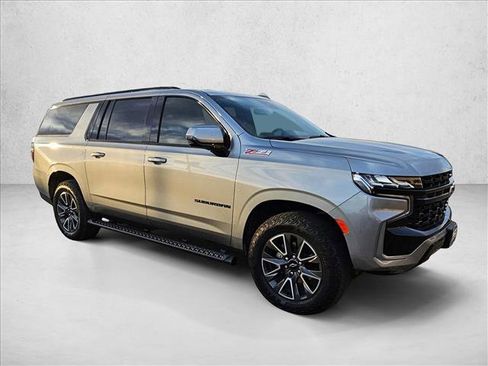 Used 2024 Chevrolet Suburban Z71 w/ Luxury Package image 3