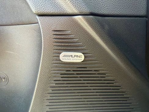 Used 2021 Dodge Challenger SXT w/ Driver Convenience Group RWD image 26