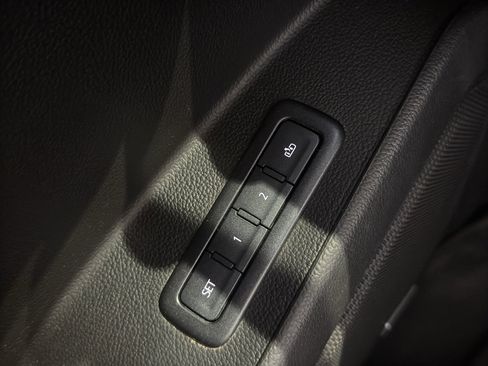 Used 2020 Chevrolet Suburban LT AWD/4WD image 32
