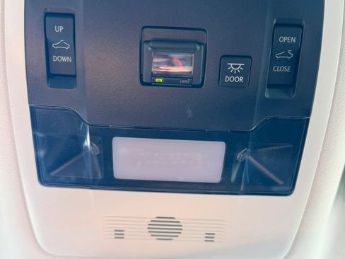 Used 2024 Lexus ES 300h Ultra Luxury w/ Accessory Package (Z2) FWD image 29