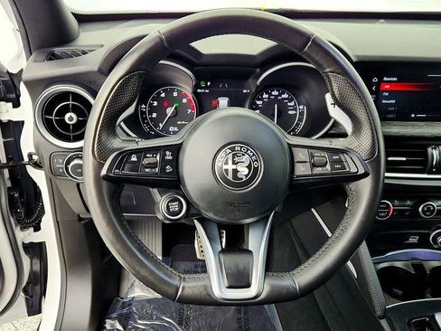 Used 2022 Alfa Romeo Stelvio Sprint image 13