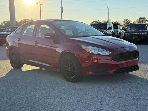 Used 2016 Ford Focus SE w/ Reverse Sensing Package image 8