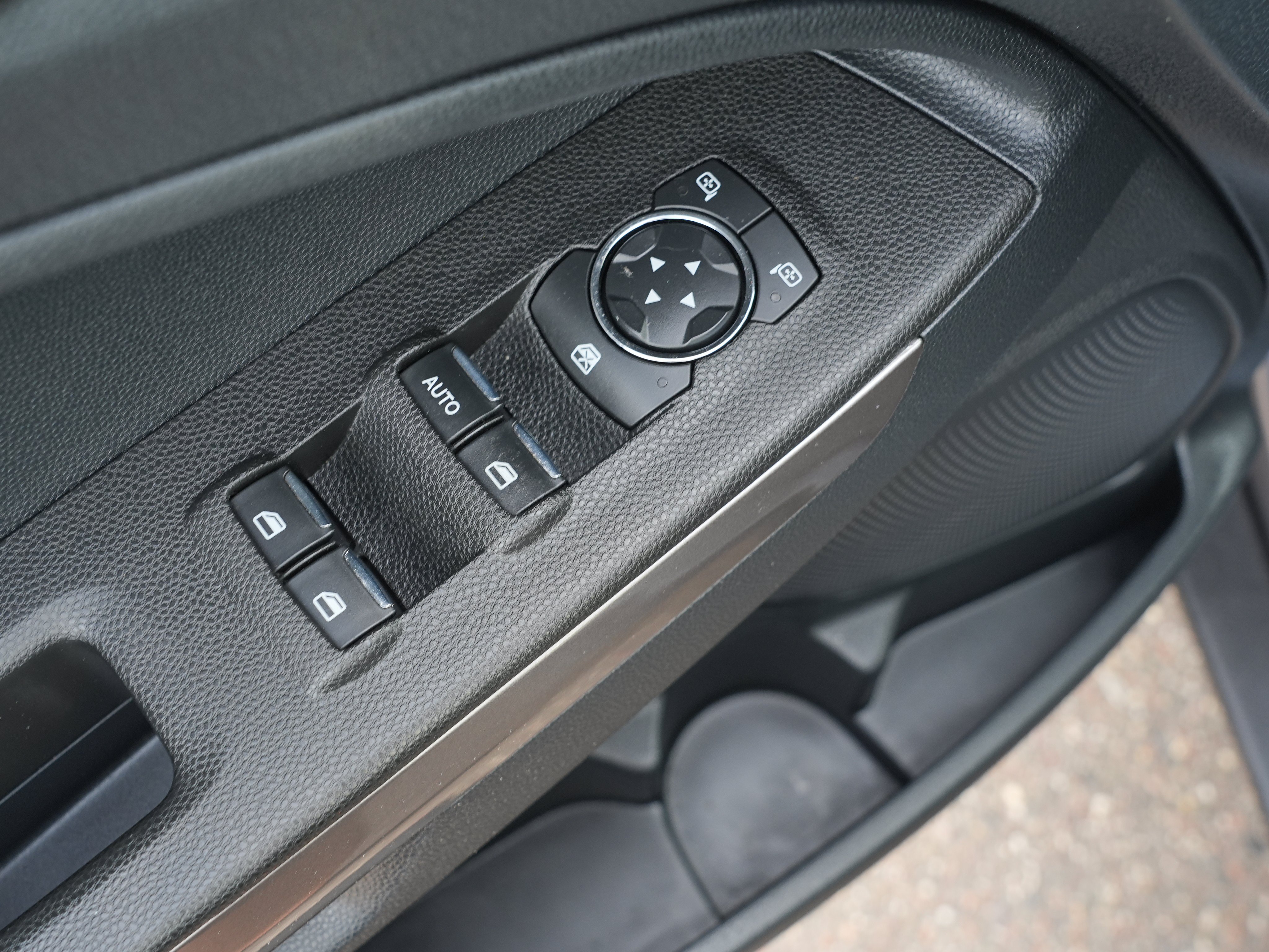 Used 2019 Ford EcoSport SE AWD/4WD image 16