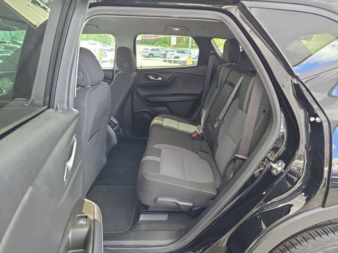 Used 2025 Chevrolet Blazer LT FWD image 31