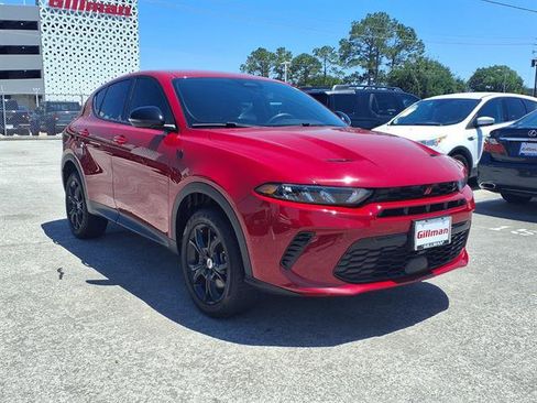 Used 2023 Dodge Hornet GT w/ GT Blacktop Package AWD/4WD image 2