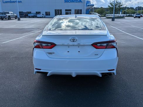 Used 2024 Toyota Camry SE FWD image 4