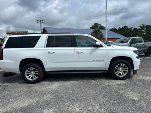 Used 2018 Chevrolet Suburban LT RWD image 2
