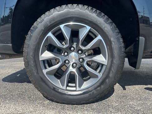 Used 2023 Chevrolet Silverado 1500 LT w/ Leather Package AWD/4WD image 10