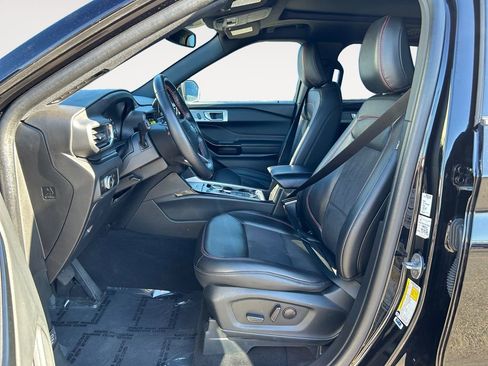 Used 2023 Ford Explorer ST-Line image 16