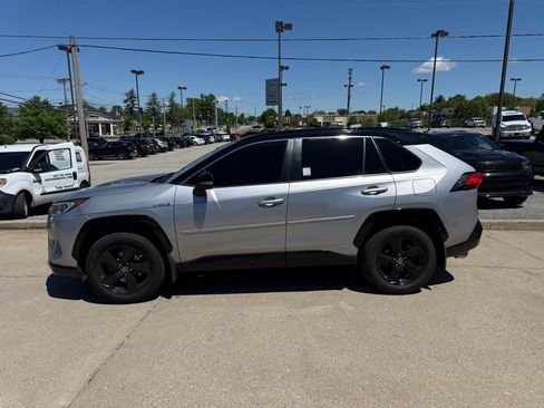 Used 2019 Toyota RAV4 XSE AWD/4WD image 9