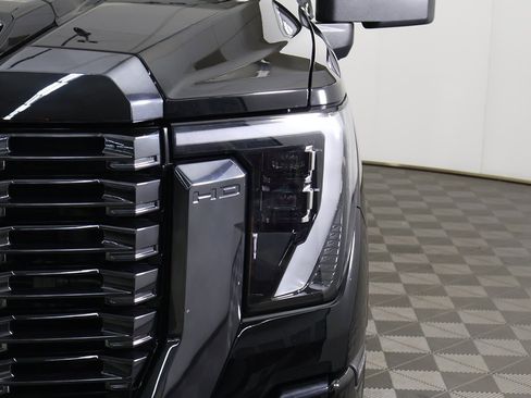 Used 2024 GMC Sierra 3500 Denali Ultimate image 19