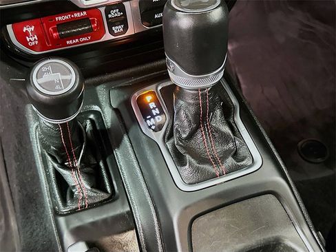 Used 2023 Jeep Wrangler Unlimited Rubicon image 17