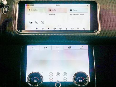 Used 2019 Land Rover Range Rover Velar R-Dynamic SE image 16