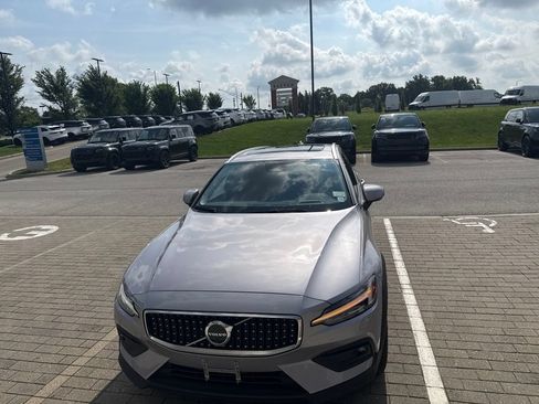 Used 2026 Volvo V60 B5 Cross Country Ultra w/ Climate Package AWD/4WD image 2