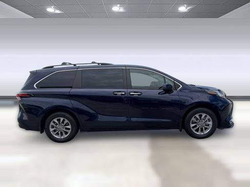 Used 2022 Toyota Sienna XLE FWD image 8