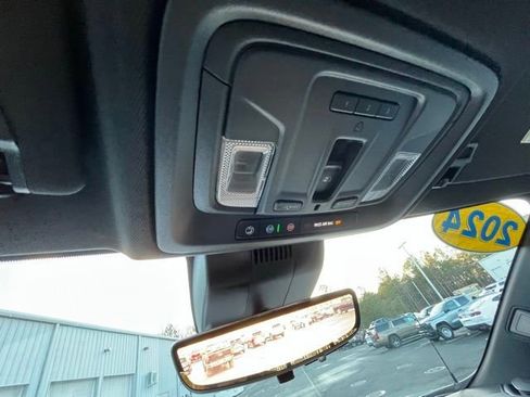 Used 2024 Chevrolet Silverado 1500 ZR2 w/ Technology Package image 24