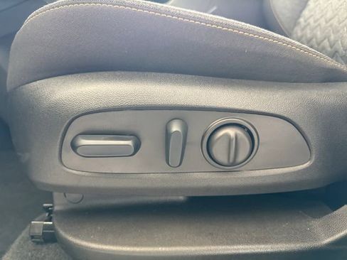 Used 2024 Chevrolet Equinox LT image 18