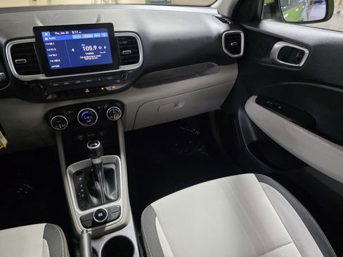Certified 2023 Hyundai Venue SEL image 17
