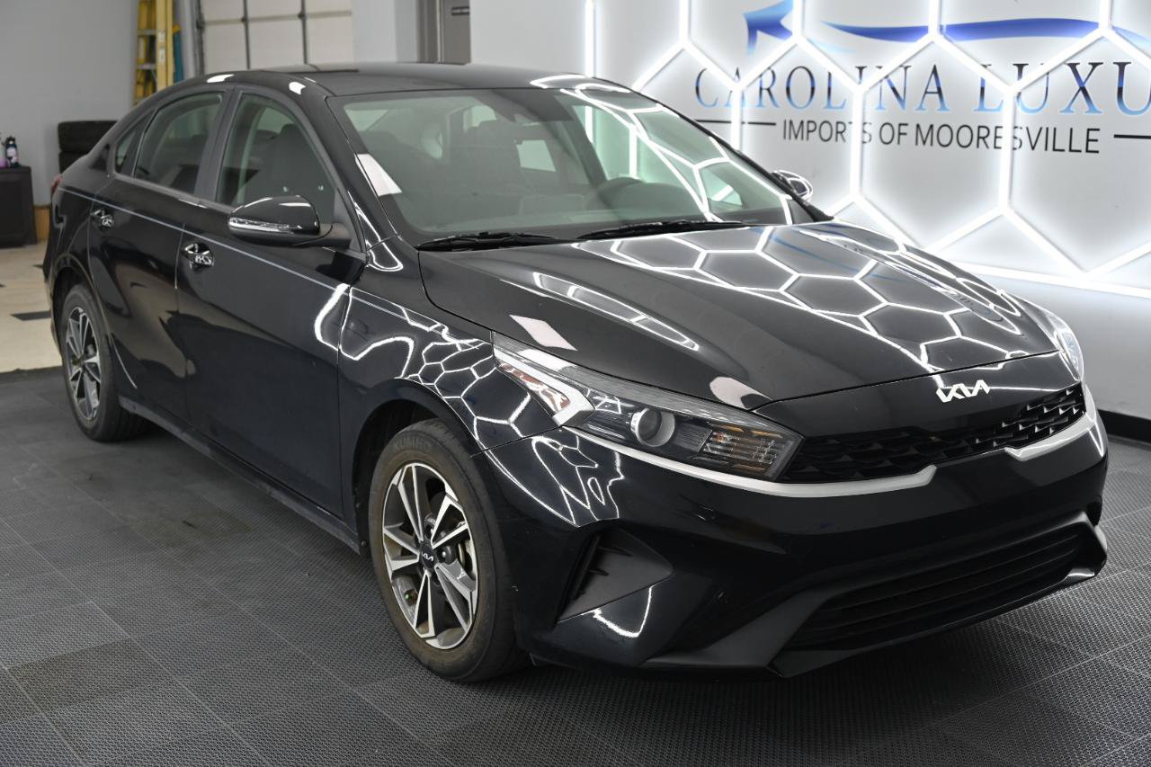 Used 2023 Kia Forte LXS w/ LXS Technology Package FWD image 5