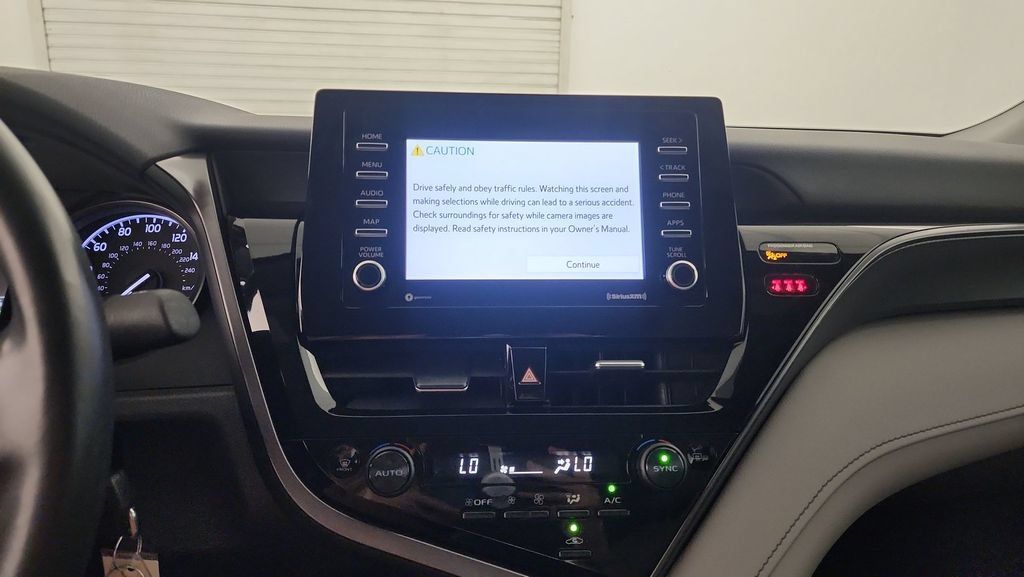 Used 2024 Toyota Camry SE FWD image 13