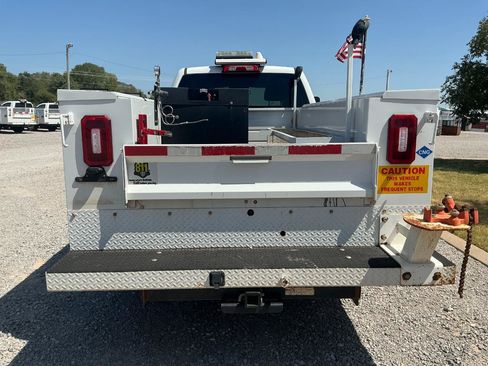 Used 2018 Chevrolet Silverado 2500 W/T RWD image 4