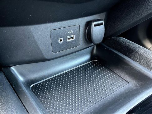 Used 2020 Nissan Rogue Sport S image 30