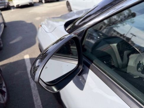 Used 2025 Nissan Rogue SV image 35