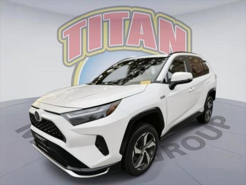Certified 2023 Toyota RAV4 SE image 1