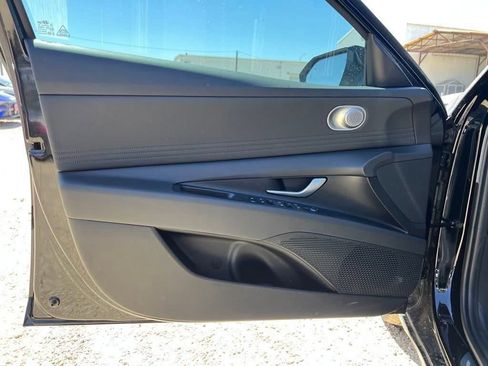 Used 2025 Hyundai Elantra Sport image 13